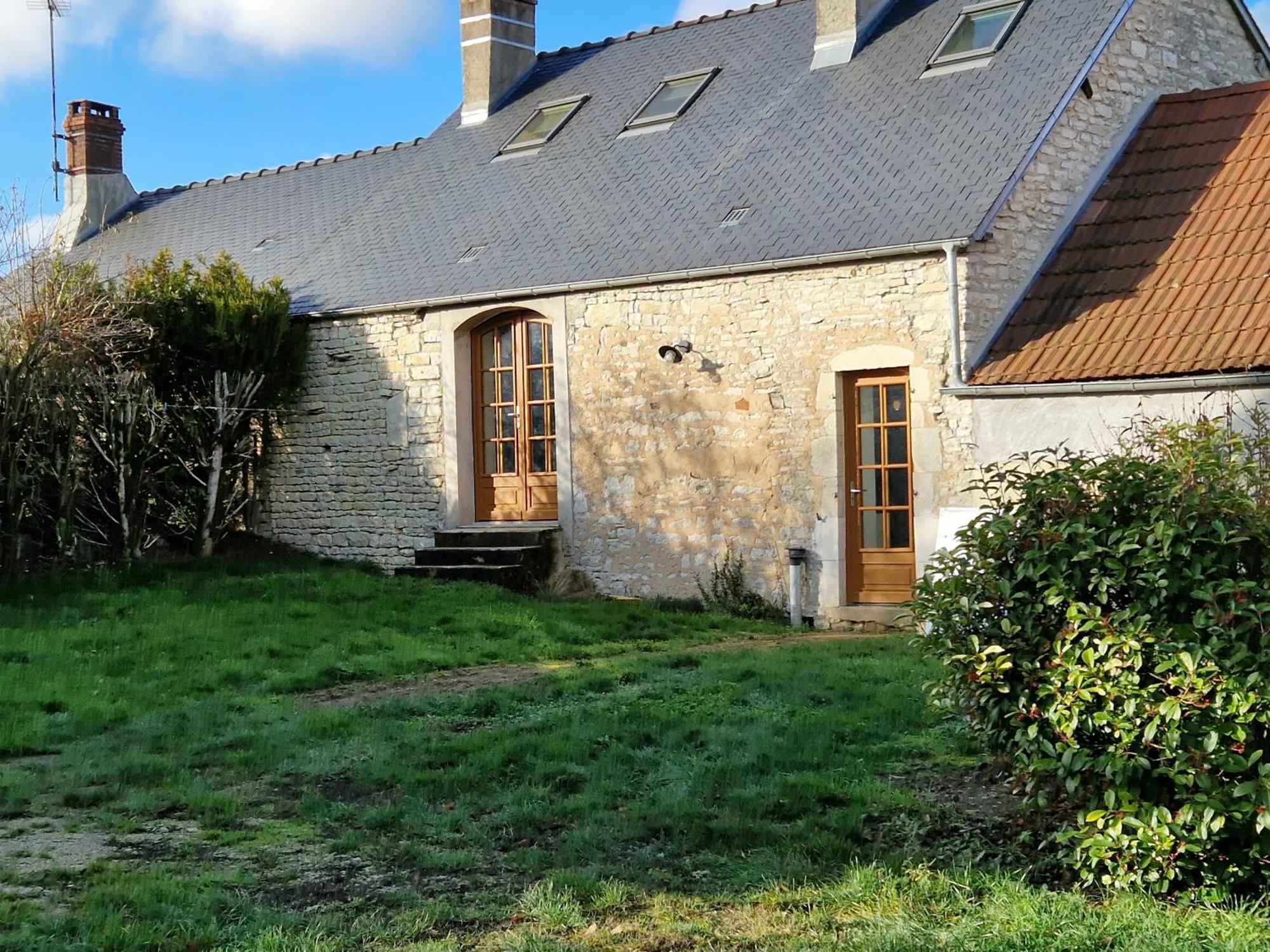Gite Les Frenes Avec Pre Dans Joli Hameau Vermenton Esterno foto